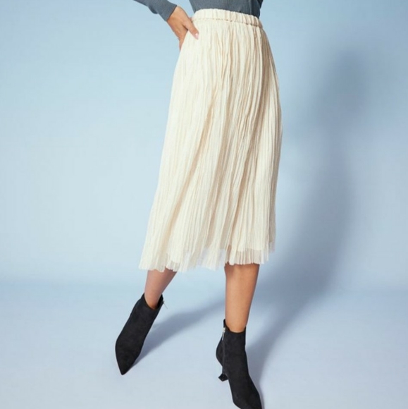 H&M Dresses & Skirts - H&M Skirt NWT